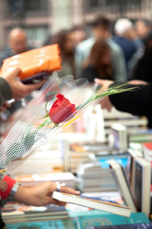 Ferias del libro en España. Libros y rosas